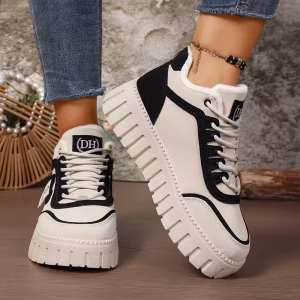Women's Chunky Winter Lace-Up Platform Sneakers